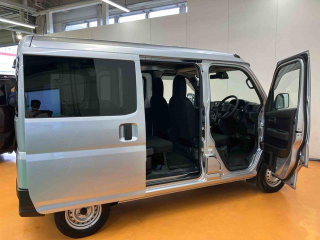 Daihatsu Hijet Cargo 6