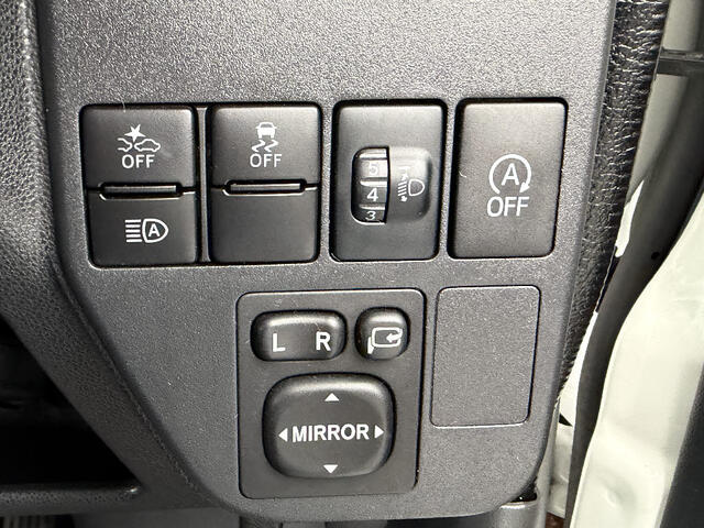 Toyota Pixis Van 12
