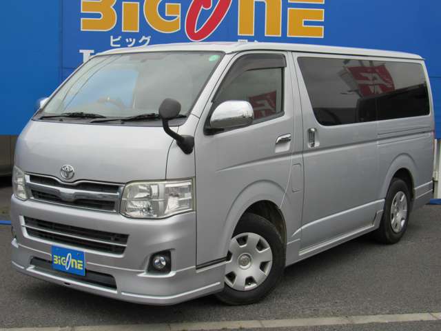 Toyota Hiace Van 10