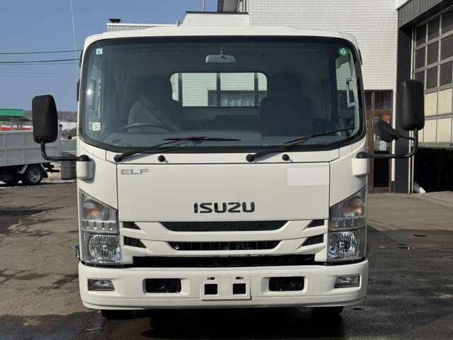 Isuzu Elf 12