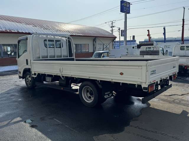 Isuzu Elf 6