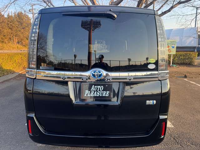 Toyota Voxy 8