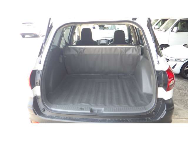 Mitsubishi ランサーカーゴ 4
