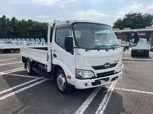 Hino Dutro 3