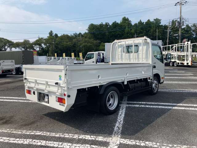 Hino Dutro 5
