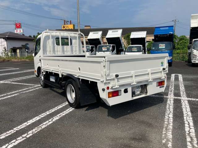 Hino Dutro 7