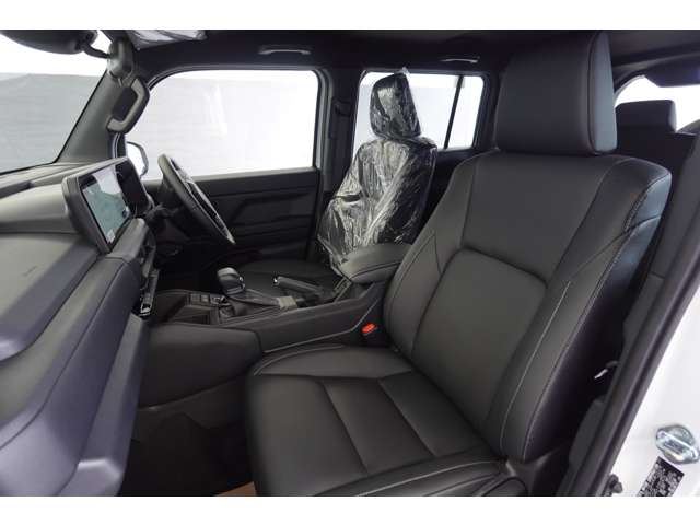Toyota Land Cruiser FJ 12