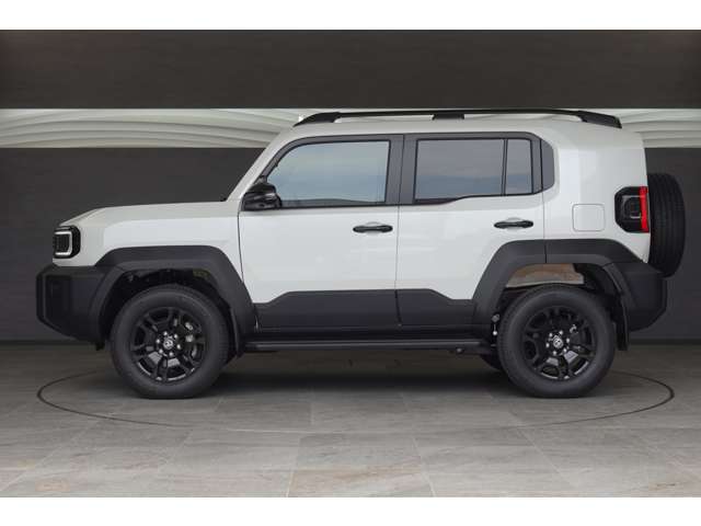 Toyota Land Cruiser FJ 4