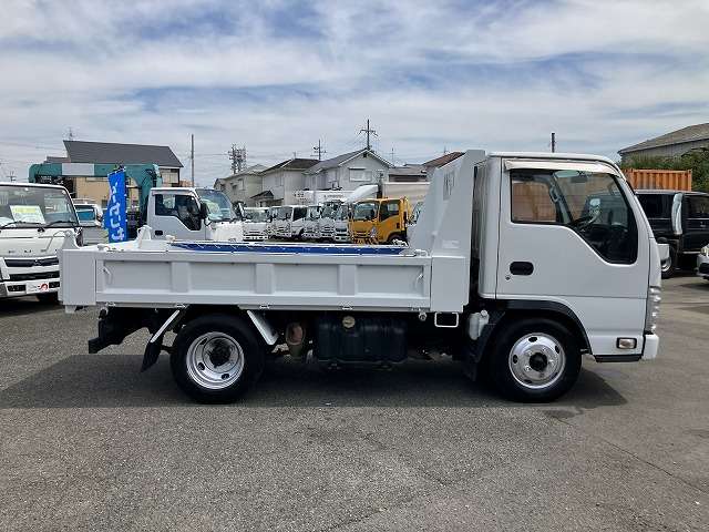 Isuzu Elf 12