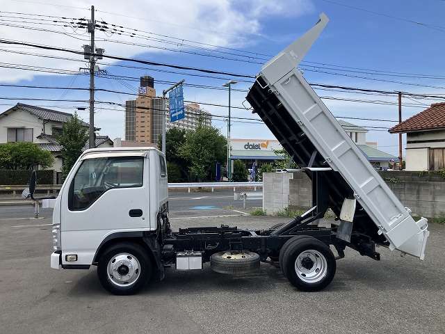 Isuzu Elf 4