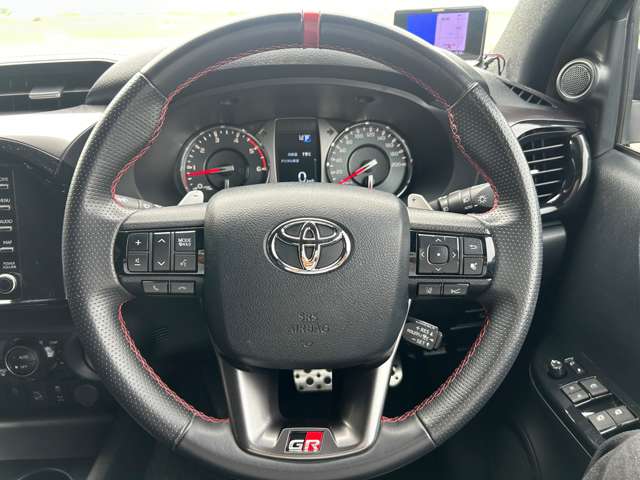 Toyota Hilux 8