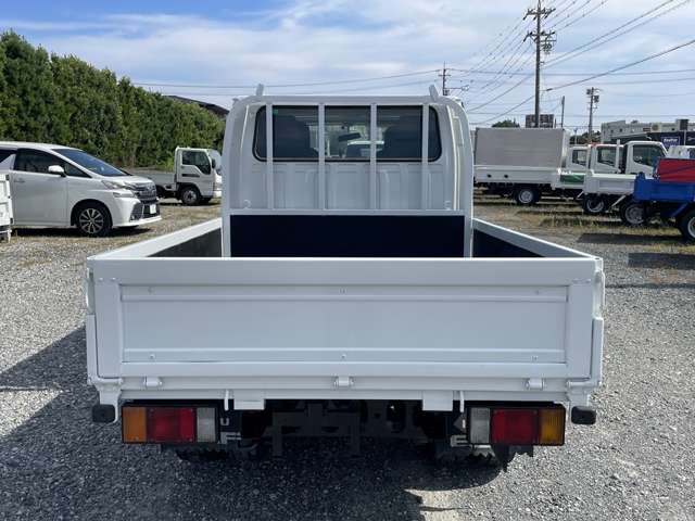 Isuzu Elf 2