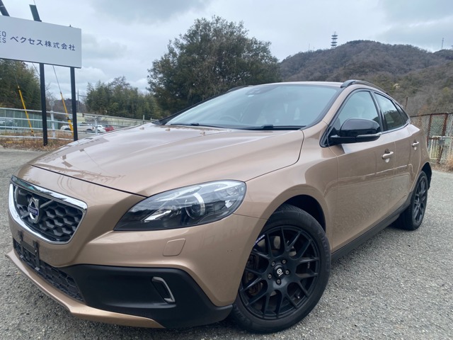 Volvo V40 Cross Country 2