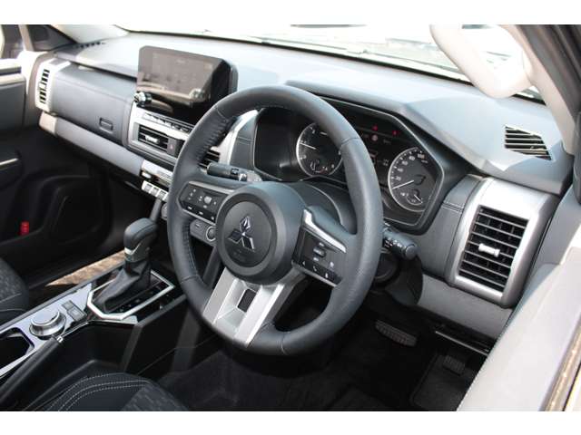 Mitsubishi Triton 11