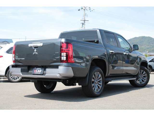 Mitsubishi Triton 2