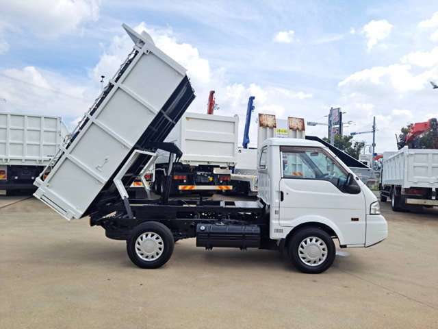 Mazda Bongo Truck 10