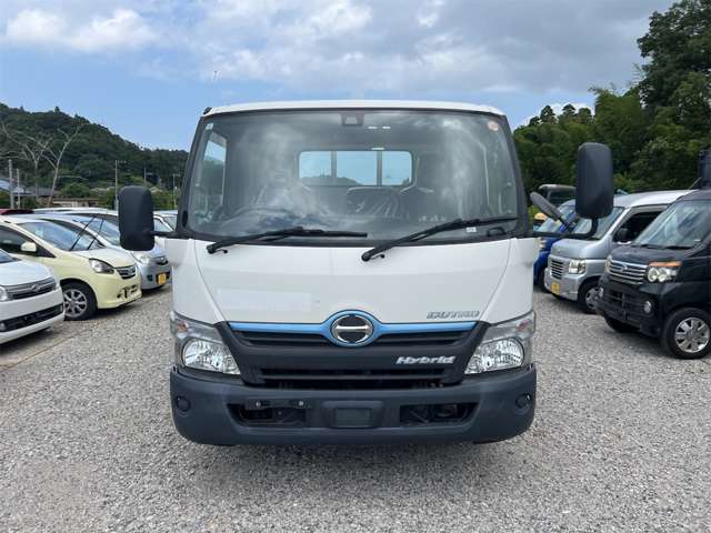 Hino Dutro Hybrid 4