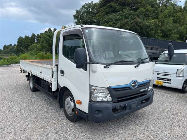 Hino Dutro Hybrid 5