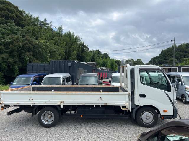 Hino Dutro Hybrid 6