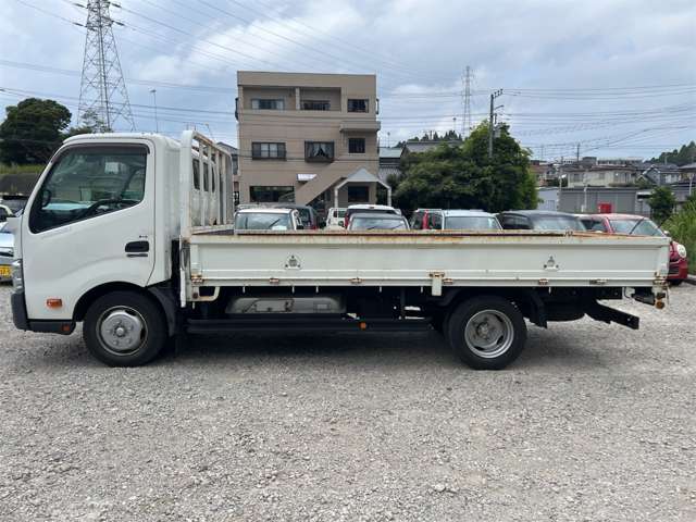 Hino Dutro Hybrid 7
