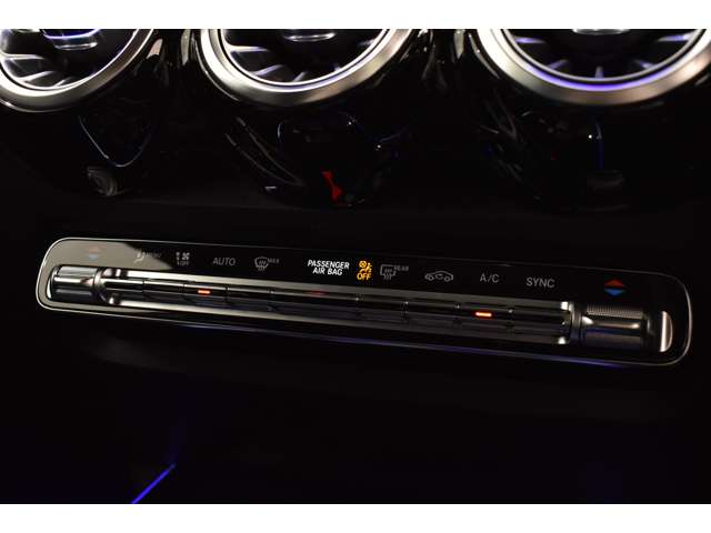 Mercedes-Benz GLB 11