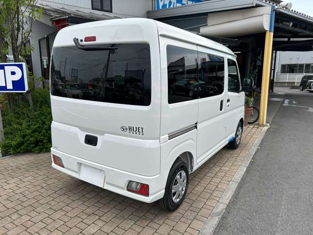 Daihatsu Hijet Cargo 7
