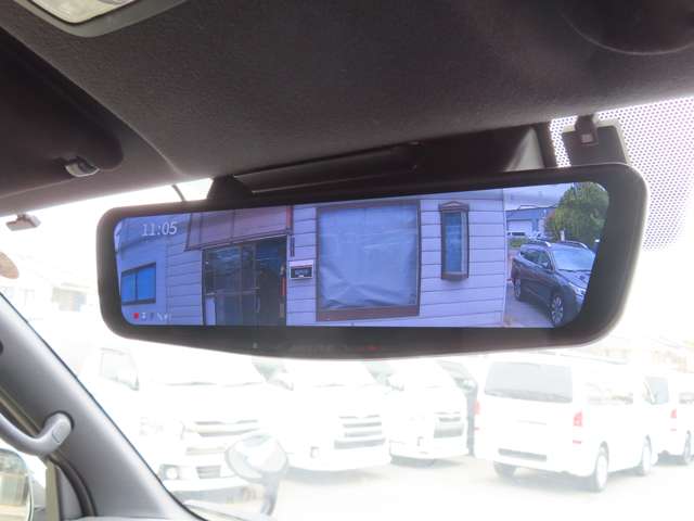 Toyota Hiace Van 11