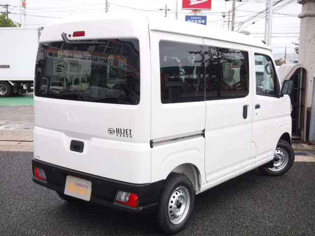 Daihatsu Hijet Cargo 2