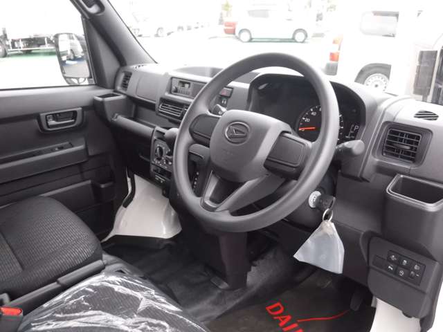 Daihatsu Hijet Cargo 3