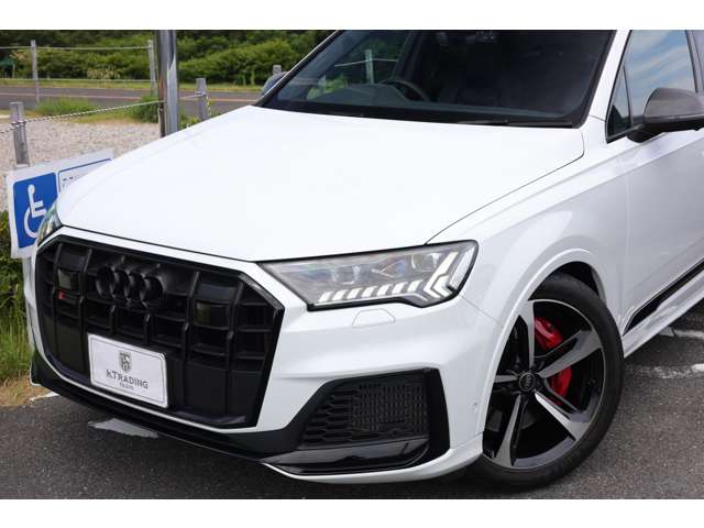 Audi SQ7 12