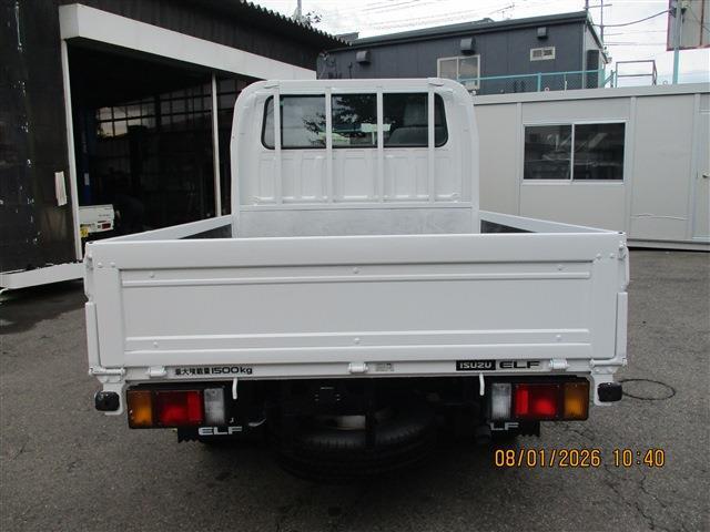 Isuzu Elf 6