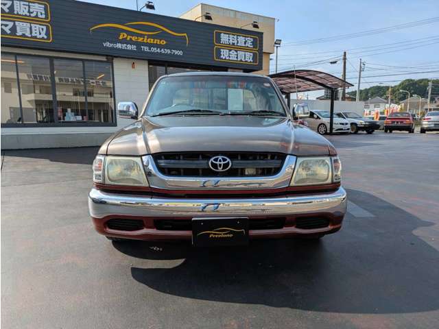Toyota Hilux 2