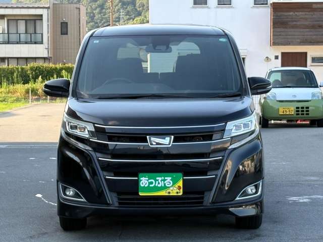 Toyota Noah 3