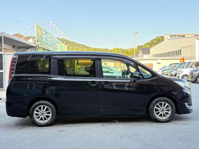 Toyota Noah 5
