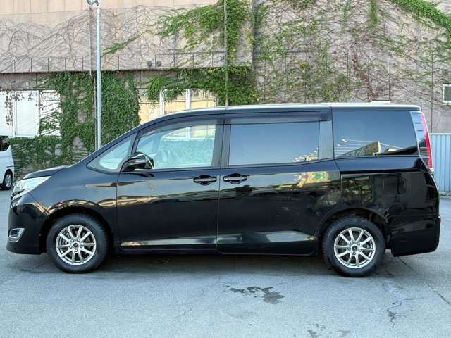 Toyota Noah 6