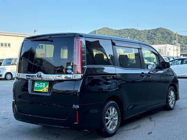 Toyota Noah 9