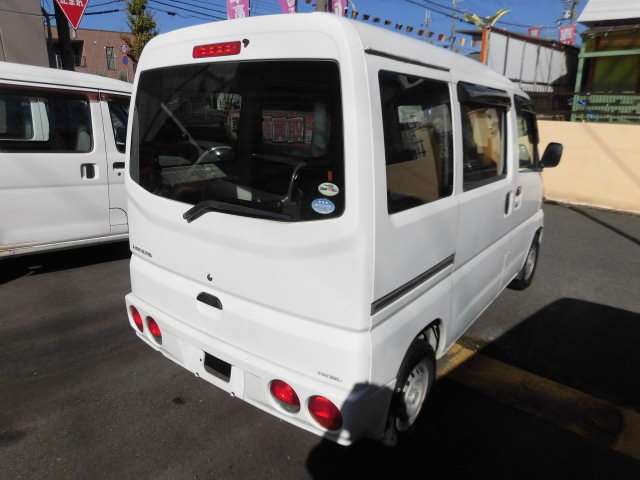 Mitsubishi Minicab Van 4
