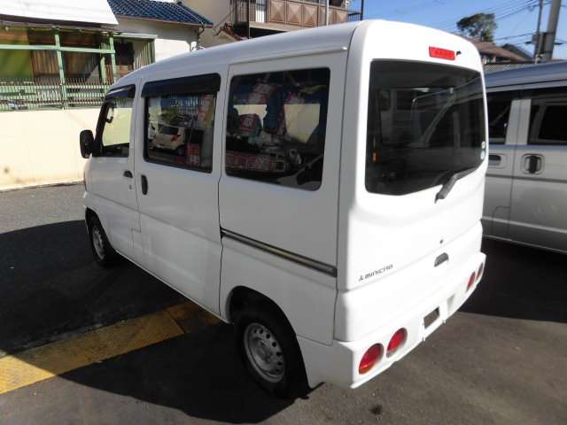 Mitsubishi Minicab Van 5