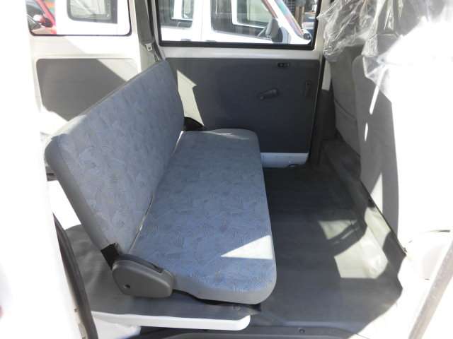 Mitsubishi Minicab Van 10