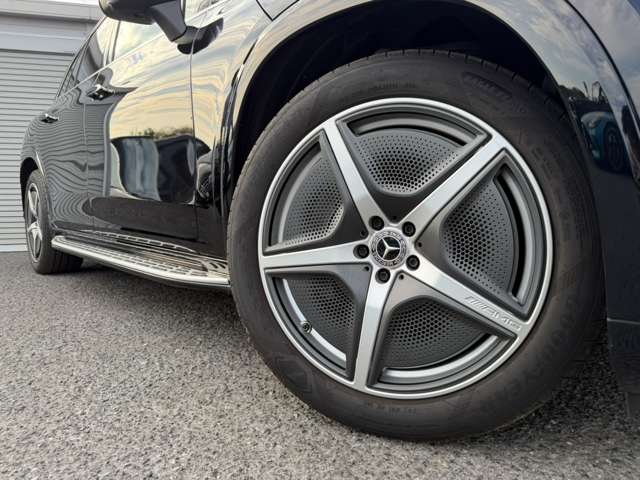 Mercedes-Benz EQS SUV 12