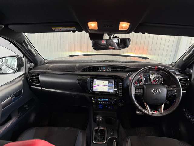 Toyota Hilux 2