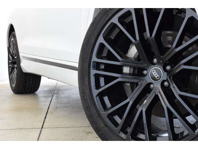 Audi Q8 8