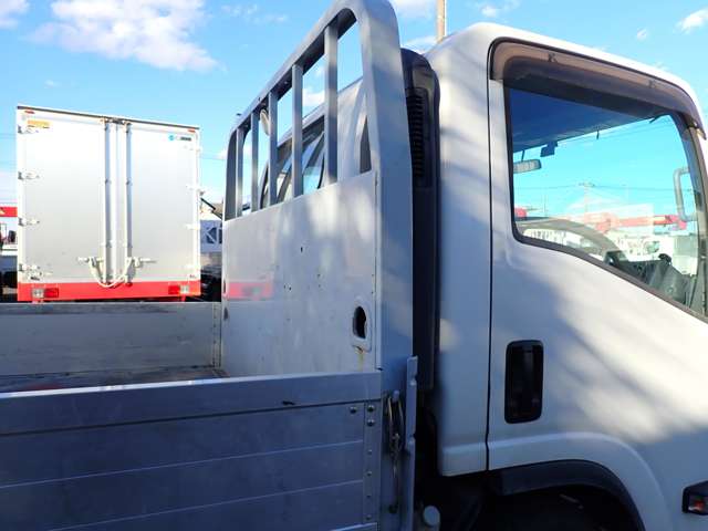 Isuzu Elf 11