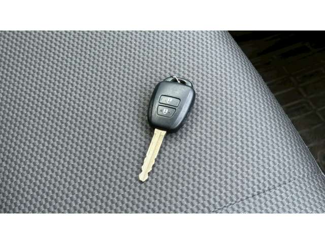 Toyota Regius Ace 12