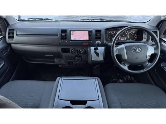 Toyota Regius Ace 6