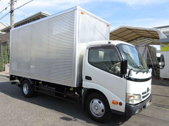 Hino Dutro 11