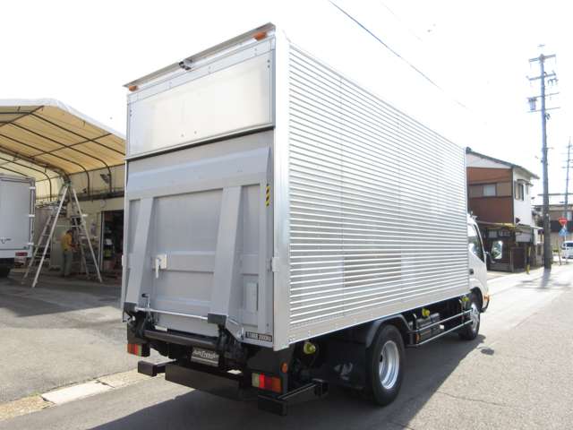 Hino Dutro 6