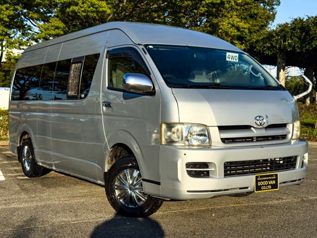 Toyota Hiace Van 3