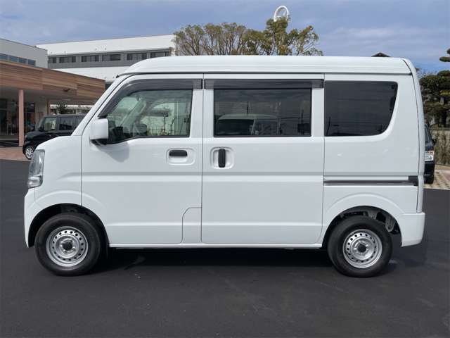 Nissan NV100 Clipper 11