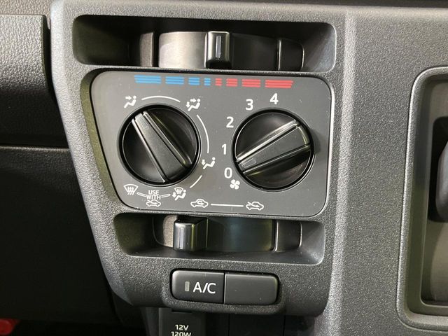 Daihatsu Hijet Deck Van 7